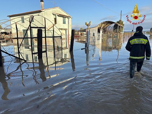 Uno degli interventi dei vigili del fuoco