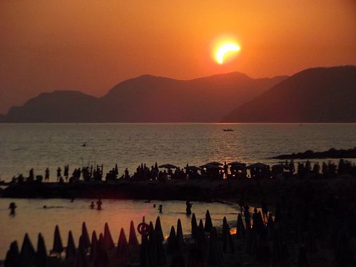 L'eclissi solare a Massa